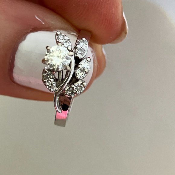 14k White gold ring, Size 6 with REAL Diamonds. Comes with appraisal - Picture 12 of 16
